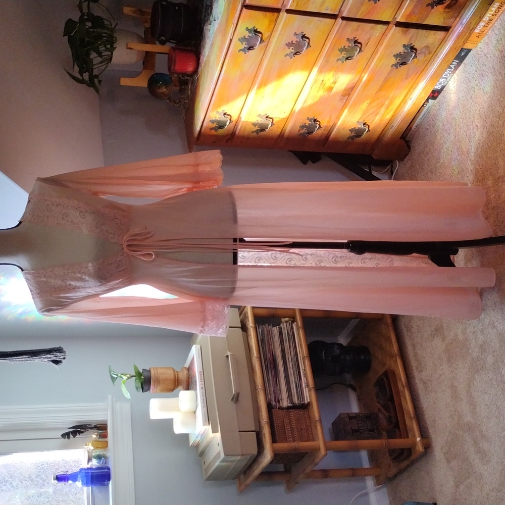 Ilise Stevens Ballet Pink Wide Sleeve Nightgown Robe Small Lace Panels
